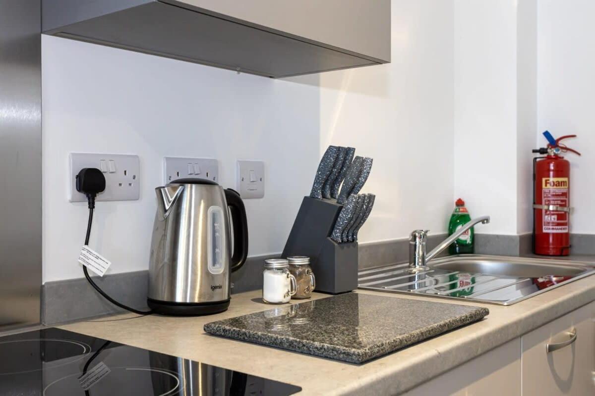 Modern 2 Bed Salford Apartment Stunning Views Manchester Exterior foto